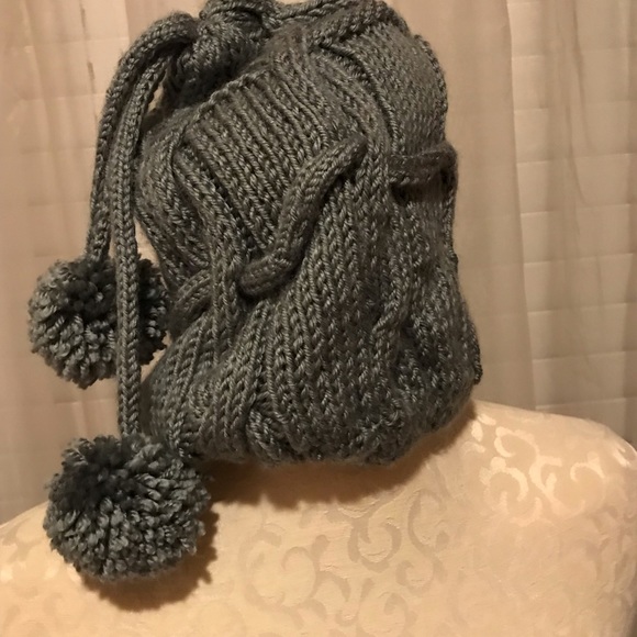 Scarfs - Picture 8 of 8